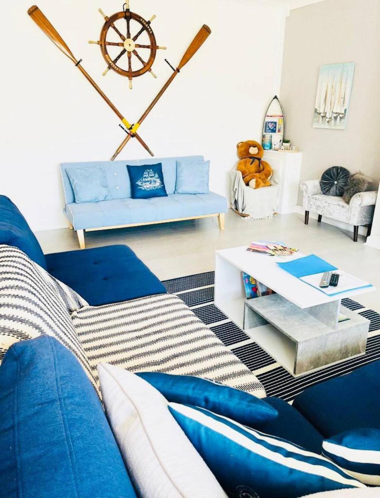 Stunning 3 Double Bedroom Beach Front Apartment Portsmouth Bagian luar foto