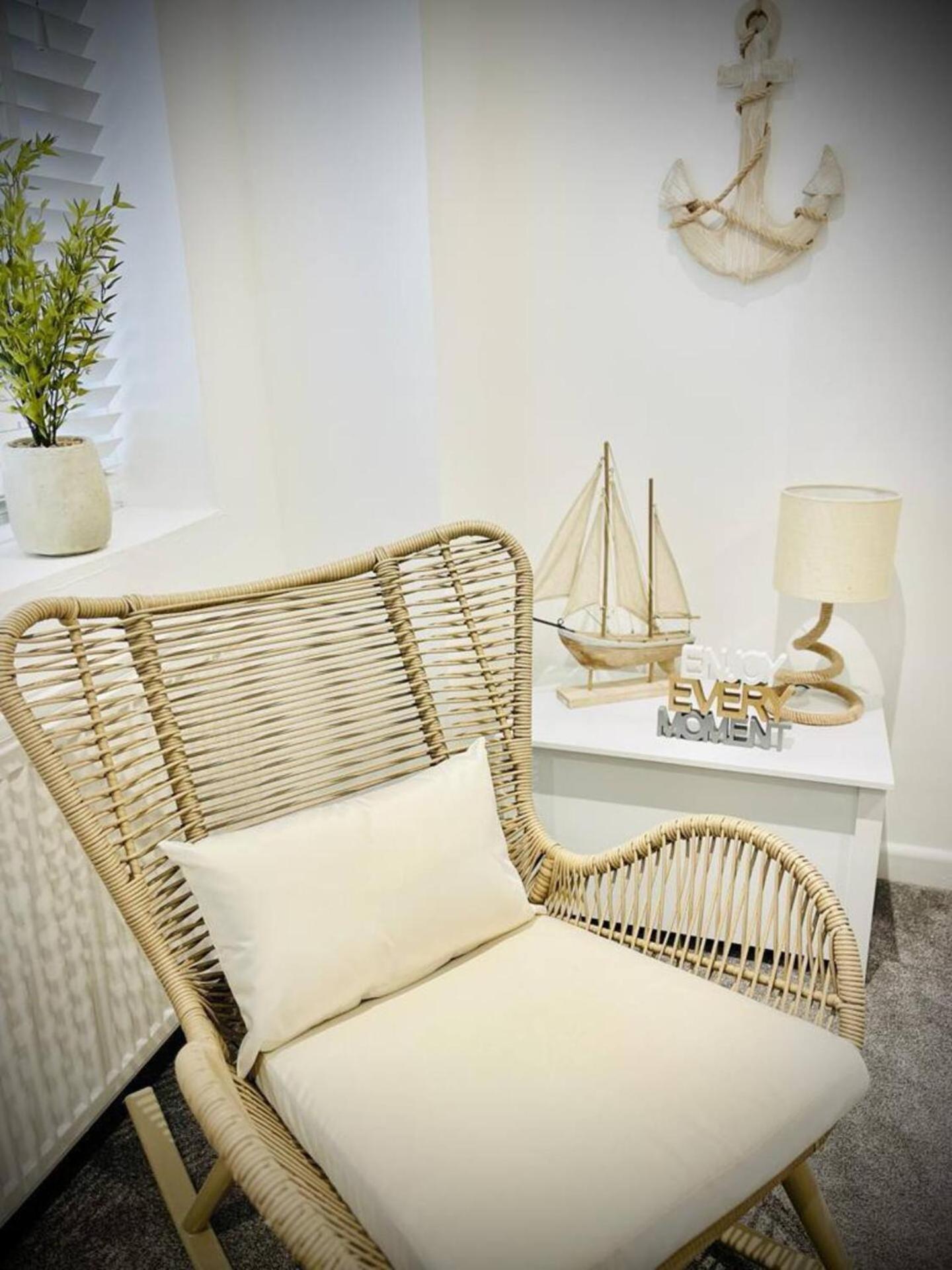 Stunning 3 Double Bedroom Beach Front Apartment Portsmouth Bagian luar foto